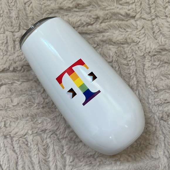 T-Mobile tumbler with plastic lid, with with T logo in pride colors, NWT - Picture 10 of 16
